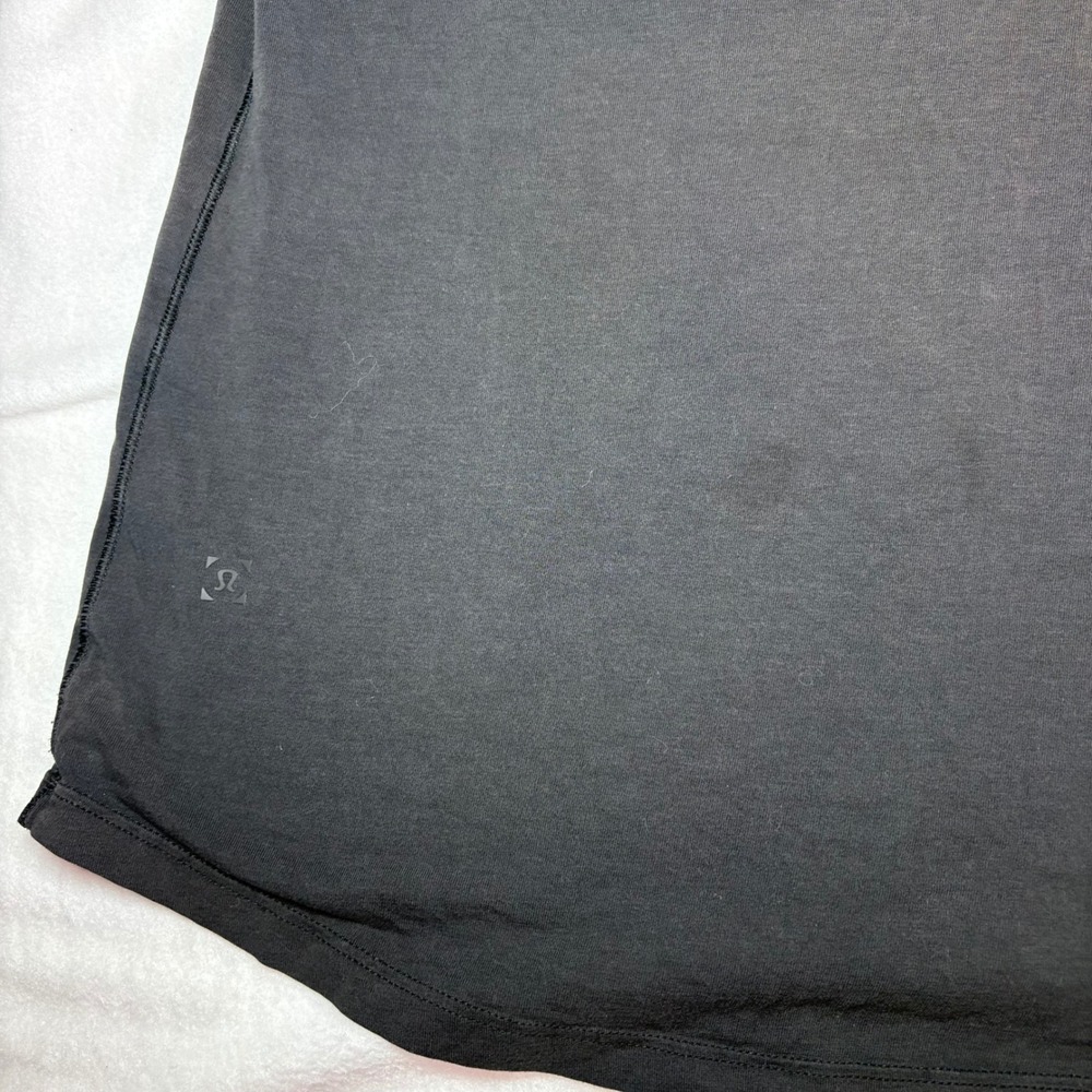 Lululemon Mens Short Sleeve Cotton Blend T-Shirt Black Grey Curved Hem Logo - Picture 3 of 5